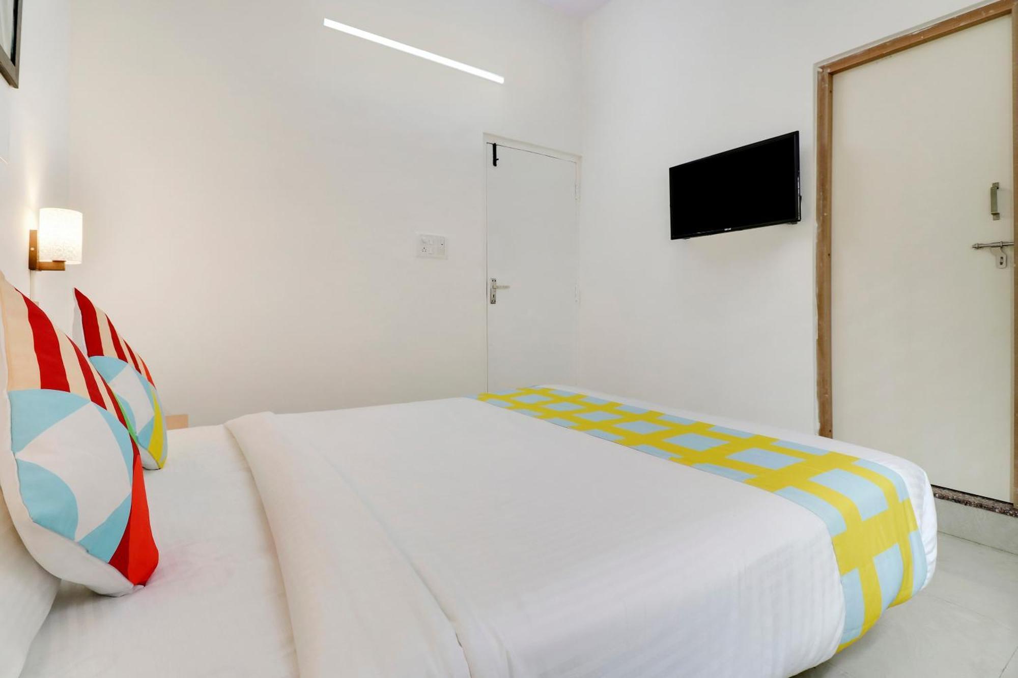 Hotel O Leva Homes Near Baiyappanahalli Metro Station バンガロール エクステリア 写真