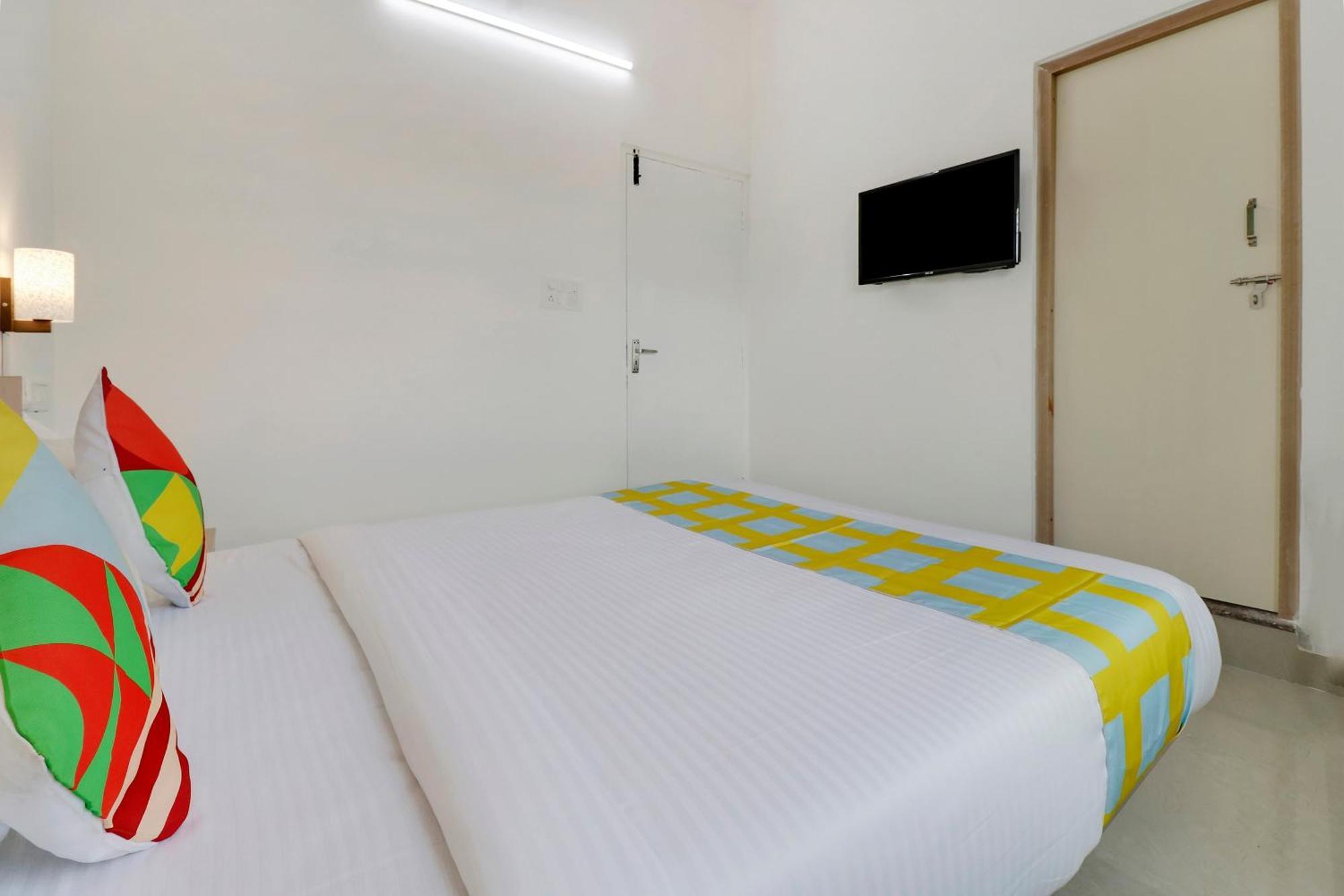 Hotel O Leva Homes Near Baiyappanahalli Metro Station バンガロール エクステリア 写真