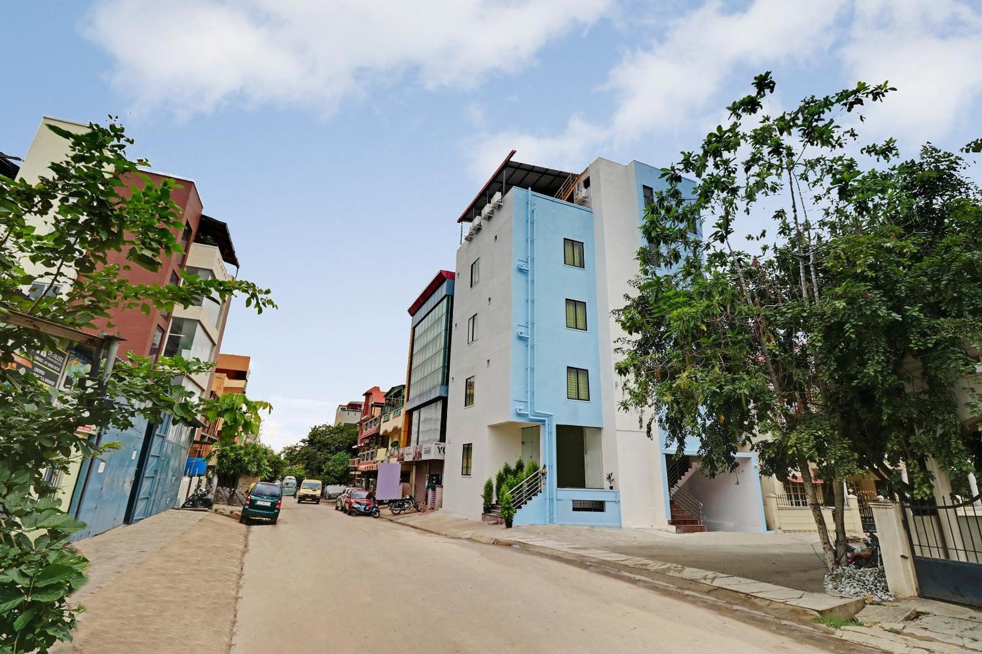 Hotel O Leva Homes Near Baiyappanahalli Metro Station バンガロール エクステリア 写真