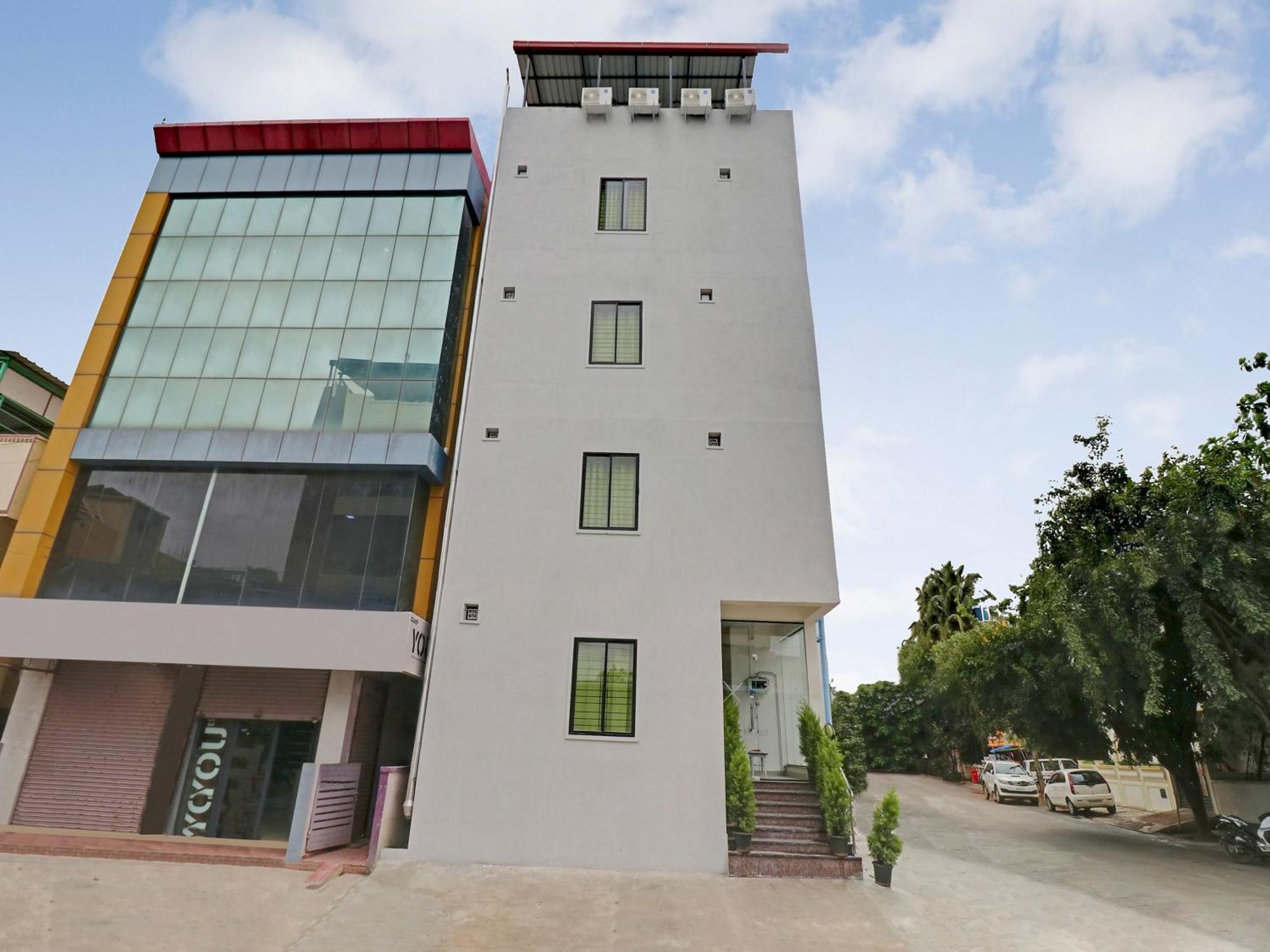 Hotel O Leva Homes Near Baiyappanahalli Metro Station バンガロール エクステリア 写真