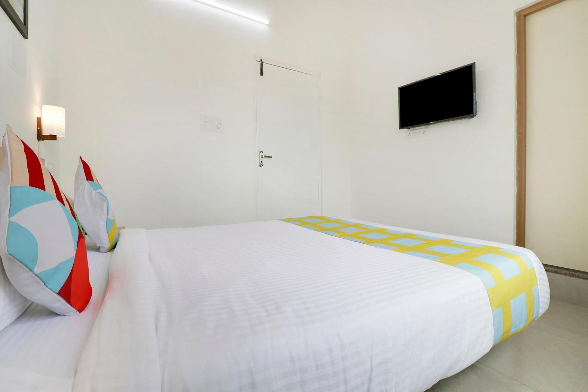 Hotel O Leva Homes Near Baiyappanahalli Metro Station バンガロール エクステリア 写真